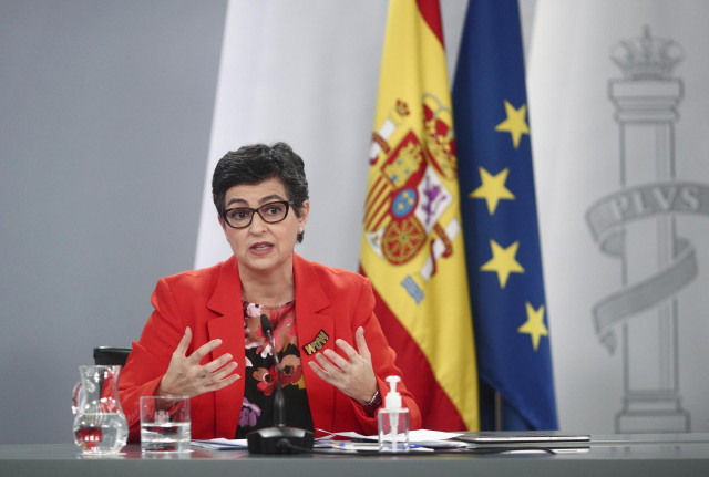 La ministra de Asuntos Exteriores, UE y Cooperación, Arancha González Laya, inteviene en una rueda de prensa posterior al Consejo de Ministros, a 27 de abril de 2021, en el Complejo de la Moncloa, Madrid, (España). Durante la convocatoria informarán, entr