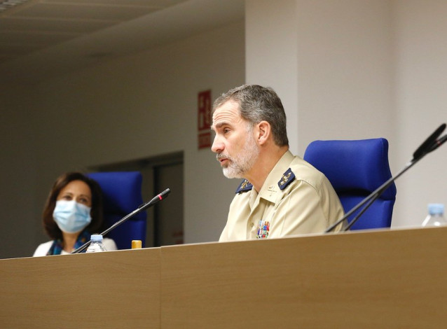 Archivo - El Rey Felipe VI en la videoconferencia por el Día de las Fuerzas Armadas de 2020 en la Base de Retamares