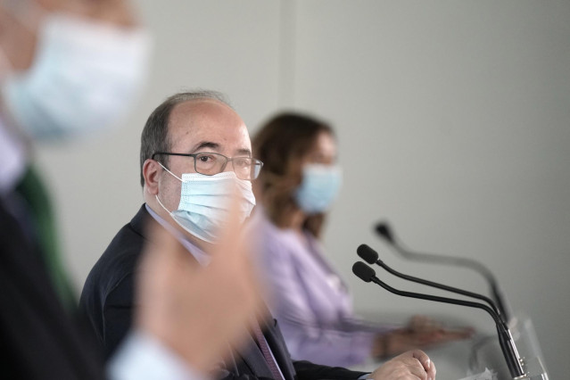 El ministro de Política Territorial y Función Pública, Miquel Iceta en rueda de prensa tras la celebración de la Comisión Mixta de Transferencias en el Archivo Histórico de Euskadi, a 10 de mayo de 2021, en Bilbao, Euskadi (España).