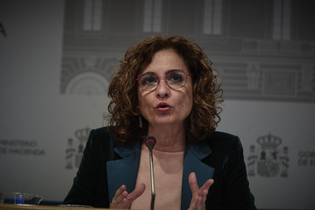 La ministra de Hacienda y portavoz del Gobierno, María Jesús Montero, este lunes en rueda de prensa.