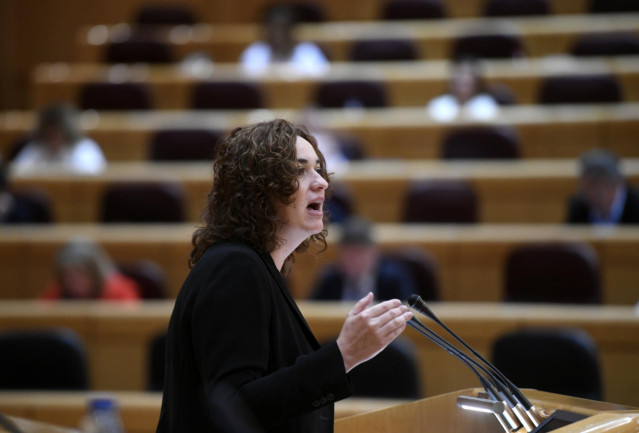 Archivo - La senadora de En Comú Podem, Sara Vilà Galán, interviene en el pleno celebrado en el Senado donde, entre otras cuestiones, se ha instado al Gobierno a implementar un plan de choque urgente como respuesta a la crisis económica provocada por la p