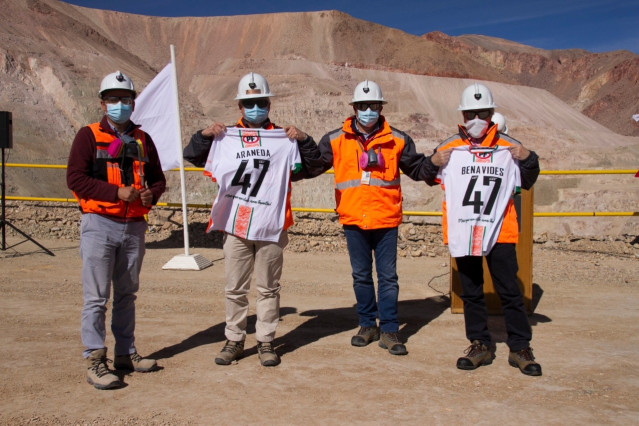 Archivo - Los presidentes de Codelco, Juan Benavides y Octavio Araneda, en la inaguración del proyecto Rajo Inca