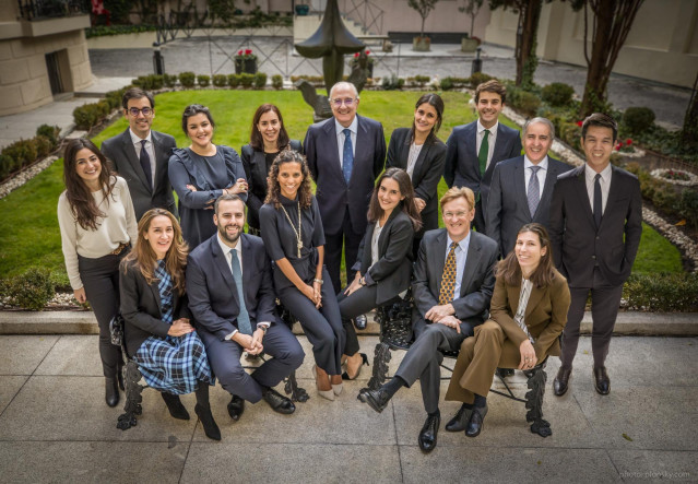 Archivo - Equipo de profesionales de Asterion