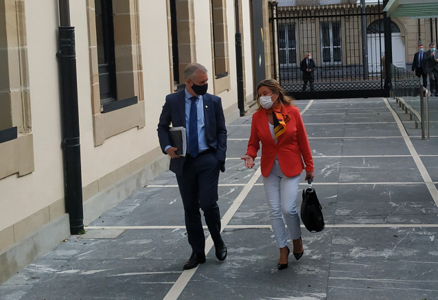 Urkullu y la consejera de Salud, Gotzone Sagardui.