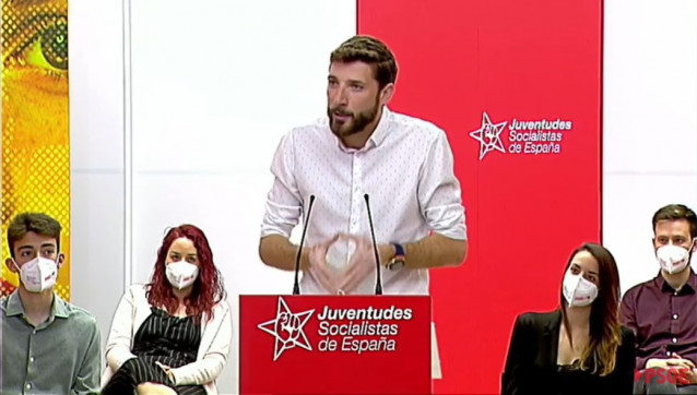 El secretario general de Juventudes Socialistas de España (JSE), el diputado Omar Anguita, en un acto este domingo con motivo del Día Internacional contra la Homofobia, la Transfobia y la Bifobia, que se celebra este 17 de mayo