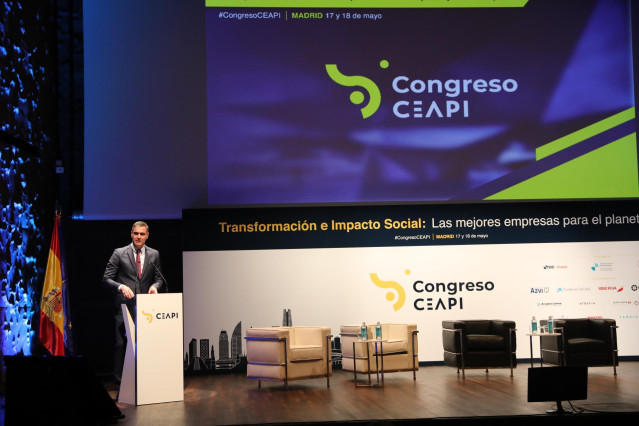 El presidente del Gobierno, Pedro Sánchez, interviene en la inauguración del IV Congreso Iberoamericano del Consejo Empresarial Alianza por Iberoamérica (CEAPI), a 17 de mayo de 2021, en Madrid, (España). El encuentro, que se celebra el 17 y 18 de mayo, r