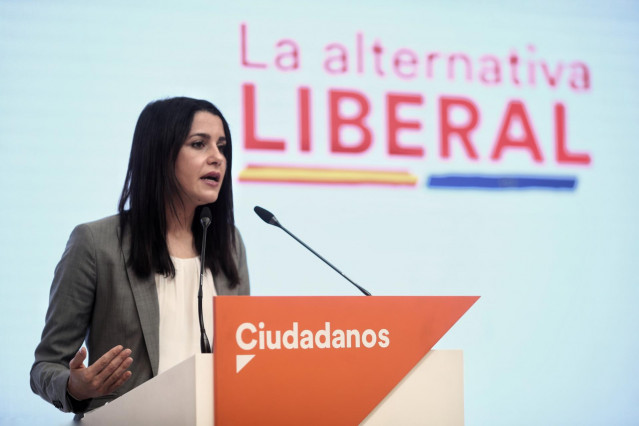 La presidenta de Ciudadanos, Inés Arrimadas, en una rueda de prensa en la sede del partido en Madrid.