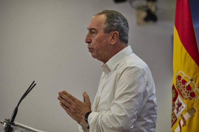 El portavoz de Compromís en el Congreso, Joan Baldoví, interviene en una rueda de prensa anterior a una Junta de Portavoces
