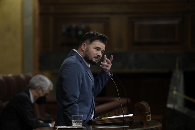 El portavoz del grupo parlamentario de ERC, Gabriel Rufián, interviene en una sesión plenaria en el Congreso