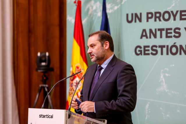 El ministro de Transportes, Movilidad y Agenda Urbana, José Luis Ábalos interviene en la presentación de Startical, proyecto para la innovación en servicios satelitales para la navegación aérea, en la sede del Ministerio, a 19 de mayo de 2021