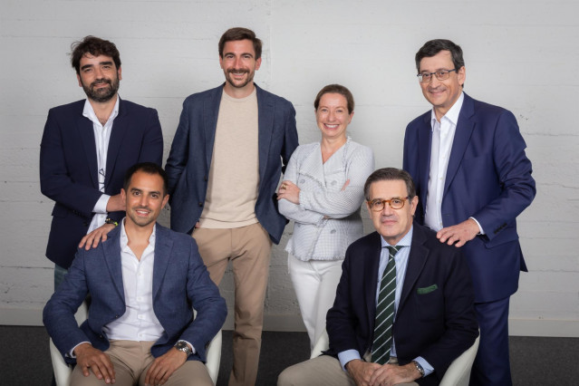 Firma del acuerdo por parte de ambas compañías