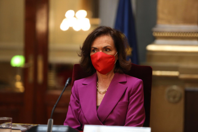 Archivo - La vicepresidenta primera del Gobierno y ministra de la Presidencia, Relaciones con las Cortes y Memoria Democrática, Carmen Calvo, durante la presentación de la reedición del libro 