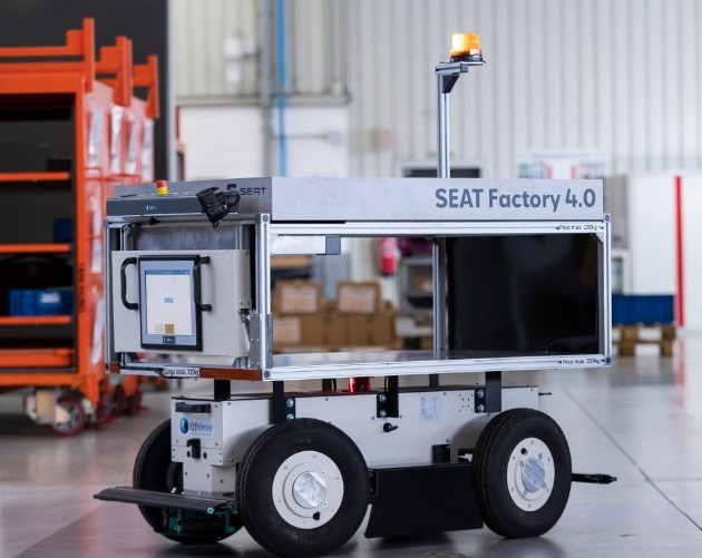 Robots móviles autónomos en la planta de Seat en Martorell.