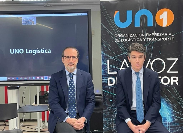 El director general de Transporte Terrestre, Jaime Moreno, y el presidente de UNO Logística, Francisco Aranda