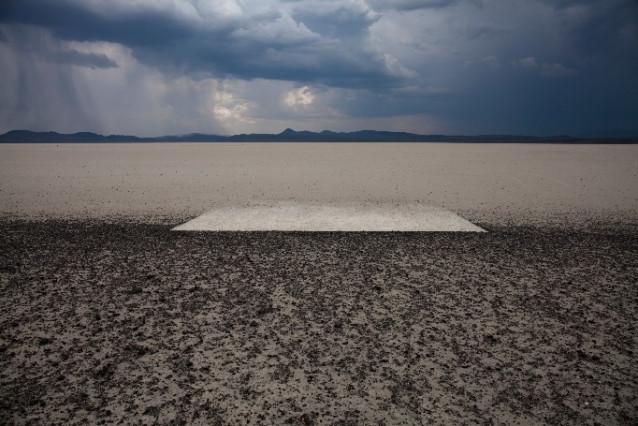 La obra 'El ser y la nada I' de Eduardo Lampero, galardonado con el Premio de Fotografía 2021 de Fundación Enaire.