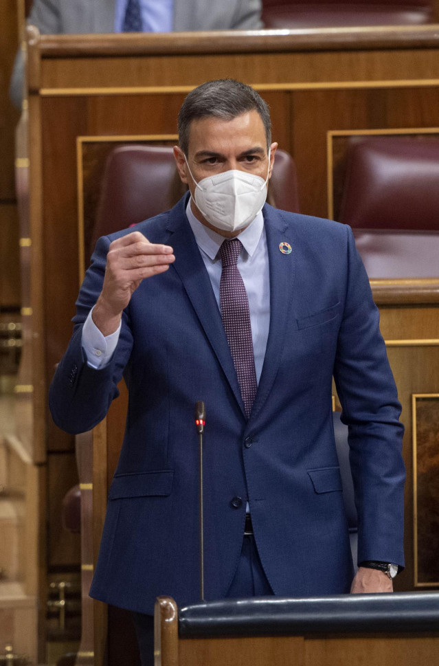 El presidente del Gobierno, Pedro Sánchez, interviene en una sesión de control al Gobierno,