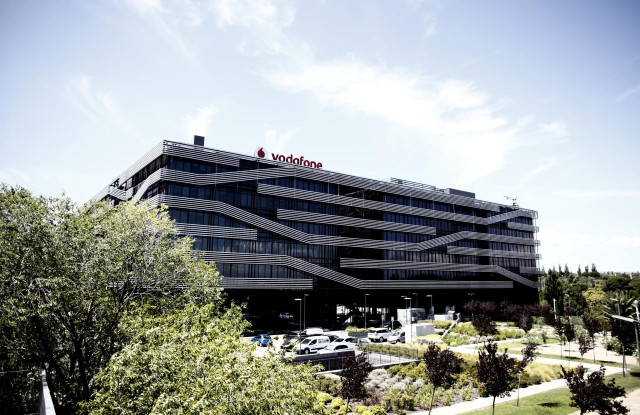 Archivo - Sede de Vodafone en Madrid situada en Avenida de América, 115,