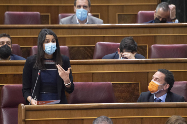 La líder de Cs, Inés Arrimadas, interviene en una sesión de control al Gobierno, a 19 de mayo de 2021, en el Congreso