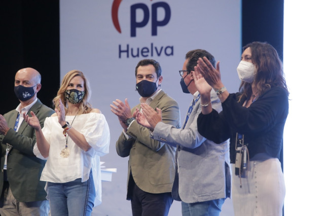 El presidente del PP-A y presidente de la Junta, Juanma Moreno, en el XVI Congreso provincial del PP de Huelva.