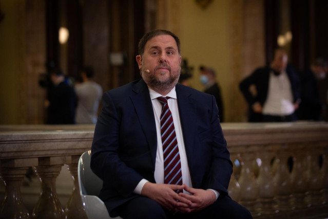 El líder de ERC, Oriol Junqueras, durante una entrevista en directo para TV3, antes de celebrarse la moción de investidura del candidato de ERC a la Presidencia de la Generalitat, en el Parlament de Catalunya, a 21 de mayo de 2021, en Barcelona, Cataluña,