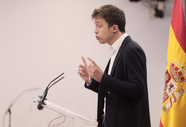 El líder de Más País, Íñigo Errejón, interviene en una rueda de prensa anterior a una Junta de Portavoces, a 25 de mayo de 2021, en el Congreso de los Diputados, Madrid, (España).