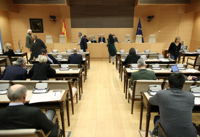 Archivo - Imagen de archivo de la Comisión de Hacienda en el Congreso