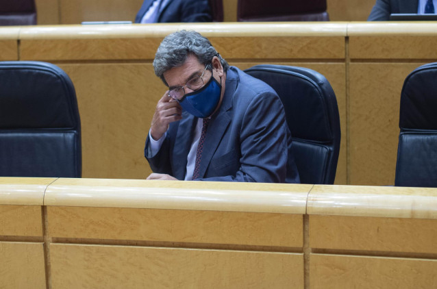 El ministro de Inclusión, Seguridad Social y Migraciones, José Luis Escrivá, durante una sesión de control al Gobierno en el Senado, a 25 de mayo de 2021, en Madrid (España). En este pleno, el Gobierno se enfrenta, entre otras, a preguntas relacionadas co