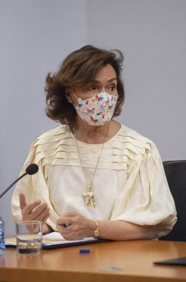 La vicepresidenta primera del Gobierno, ministra de la Presidencia, Relaciones con las Cortes y Memoria Democrática, Carmen Calvo, durante el acto de firma de un Convenio para digitalizar fondos documentales de interés para la Memoria Democrática.