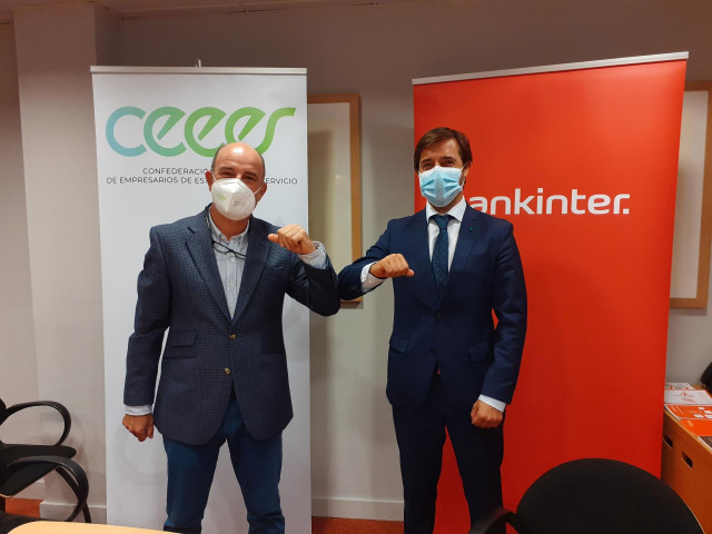 Acuerdo de CEEES y Bankinter para financiar proyectos de transición energética y digitalización en las gasolineras asociadas