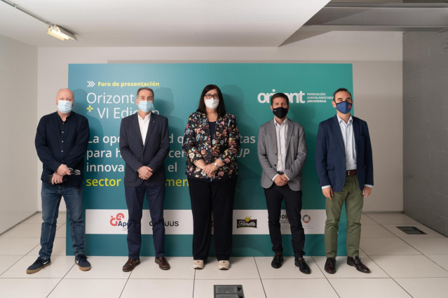 Patxi Larumbe, director de Desarrollo Empresarial de Cocuus,Ignacio Hernández, director de Innovación de Florette , Pilar Irigoien, gerente de Sodena, David Sánchez, director de Innovación de Grupo Eroski, y Santiago Sala, director general de Grupo Apex