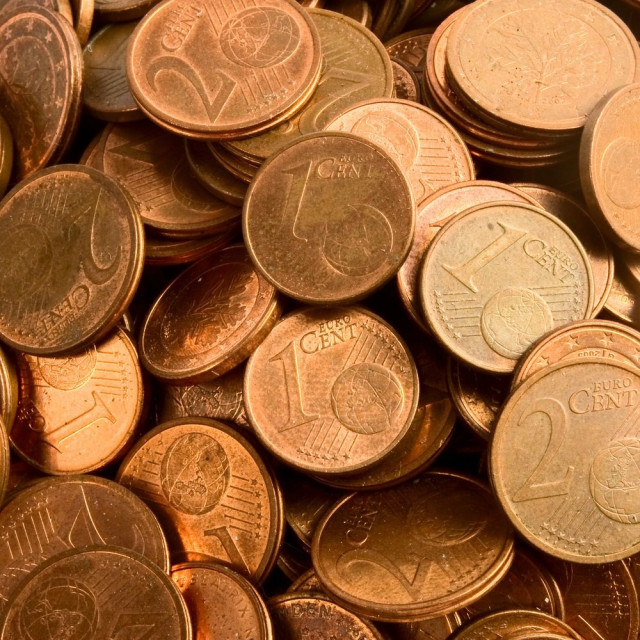 Archivo - Monedas de 1 y 2 céntimos de euro