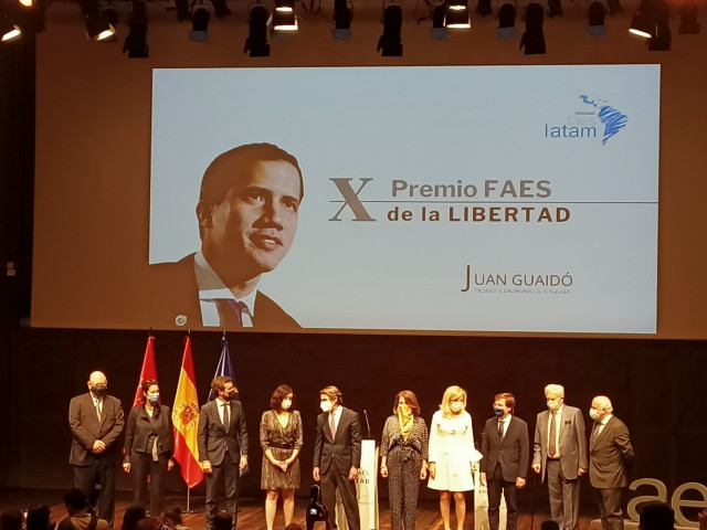 La Fundación FAES entrega el X Premio FAES de la Libertad a Juan Guaidó con la presencia del expresidente del Gobierno José María Aznar, la presidenta de la Comunidad de Madrid, Isabel Díaz Ayuso, y el líder del PP, Pablo Casado, entre otros.