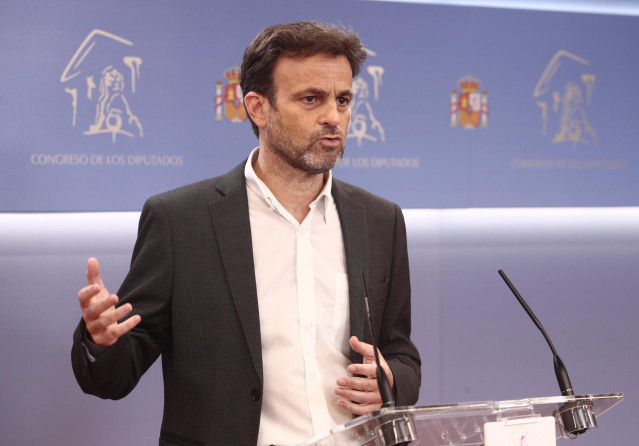 Archivo - El presidente del grupo parlamentario de Unidas Podemos en el Congreso, Jaume Asens, durante una rueda de prensa posterior a una reunión de la Junta de Portavoces en el Congreso de los Diputados, en Madrid (España), a 16 de febrero de 2021.