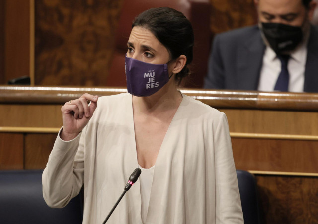 La ministra de Igualdad, Irene Montero, interviene en una sesión de control al Gobierno, a 26 de mayo de 2021, en el Congreso de los Diputados, Madrid, (España). La crisis diplomática abierta con Marruecos, los planes del Gobierno para la presente legisla