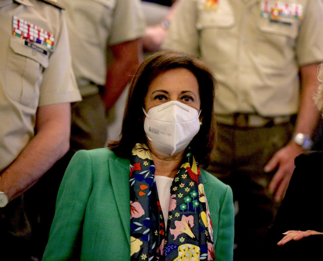 La ministra de Defensa, Margarita Robles, durante la inauguración de la jornada 'El Ejército de Tierra y los Retos Futuros 2021, a 26 de mayo de 2021, en la Escuela de Guerra del Ejército de Tierra, en Madrid, (España). En este encuentro convocado bajo el