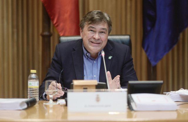 El diputado de Teruel Existe, Tomas Guitarte, junto a la Coordinadora de la España Vaciada, en la presentación de su propuesta de Modelo de Desarrollo, a 25 de mayo de 2021, en el Congreso de los Diputados, Madrid, (España). El Modelo de Desarrollo ha sid