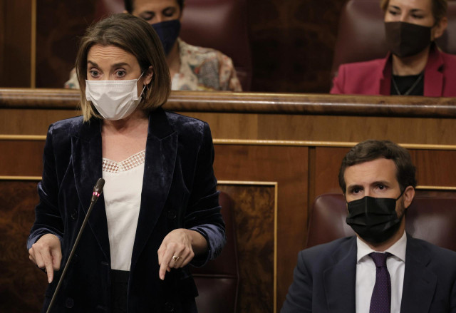 La portavoz del Grupo Parlamentario Popular en el Congreso, Cuca Gamarra, interviene en una sesión de control al Gobierno, a 26 de mayo de 2021, en el Congreso de los Diputados, Madrid, (España).