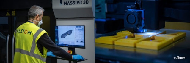 Un trabajador de Alstom en el centro de Santa Perpètua de Mogoda (Barcelona)