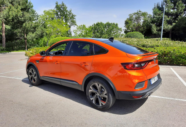 Nuevo Renault Arkana híbrido.