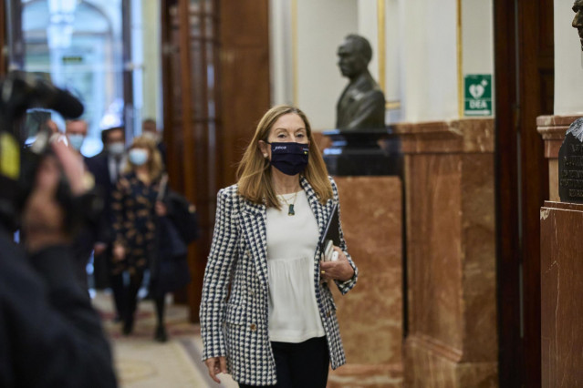 Archivo - La vicepresidenta segunda del Congreso de los Diputados, Ana Pastor, a su llegada a una sesión plenaria en el Congreso de los Diputados, a 20 de abril de 2021, en Madrid, (España).