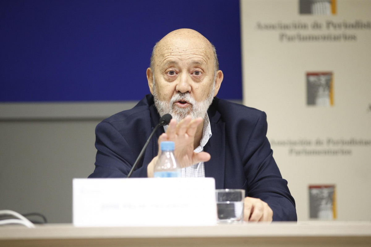 Archivo - El presidente del CIS, José Félix Tezanos, participa en una mesa redonda en el Curso de Verano de la Asociación de Periodistas Parlamentarios (APP) en el Campus Madrid de la Universidad Rey Juan Carlos.