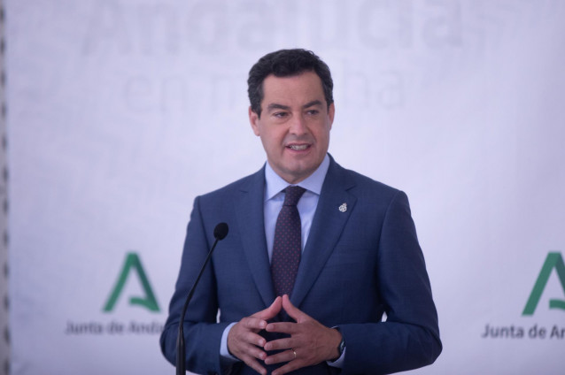 El presidente de la Junta de Andalucía, Juanma Moreno, presenta el proyecto del nuevo Hospital Cartuja-Macarena, siendo el primer acto público después de superar el Covid a 07 de junio del 2021 en Sevilla, Andalucía