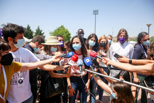 La ministra de Derechos Sociales, Ione Belara, ofrece declaraciones a los medios, en la IV Asamblea Ciudadana Estatal de Podemos, a 12 de junio de 2021, en el Auditorio Parque de Lucía de Alcorcón, Alcorcón, Madrid, (España).