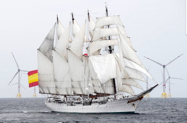 Archivo - Buque Juan Sebastián de Elcano navegando con las velas desplegadas