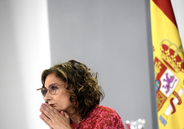 La ministra de Hacienda, María Jesús Montero, en una rueda de prensa posterior al Consejo de Ministros, a 15 de junio de 2021, en La Moncloa, Madrid, (España). Durante la comparecencia, donde han informado sobre los acuerdos a los que han llegado tras el