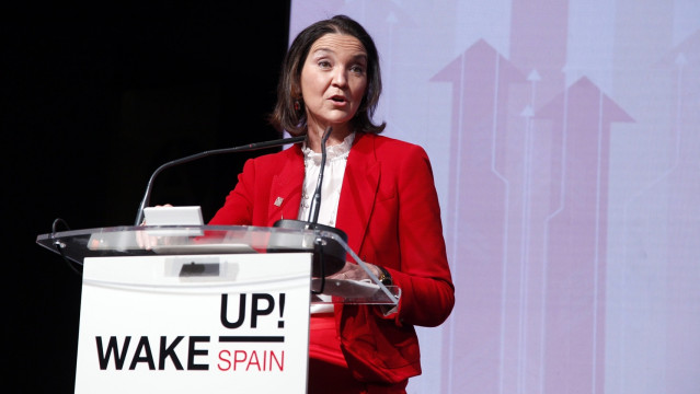 Archivo - La ministra de Industria, Comercio y Turismo, Reyes Maroto en el en el foro 'Wake Up! Spain', organizado por 'El Español'.