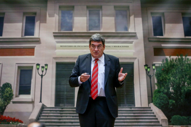 El ministro de Inclusión, Seguridad Social y Migraciones, José Luis Escrivá, durante una rueda de prensa en la sede ministerial, a 18 de junio de 2021, en Madrid (España). Durante su intervención, Escrivá ha presentado un avance de los datos de afiliación