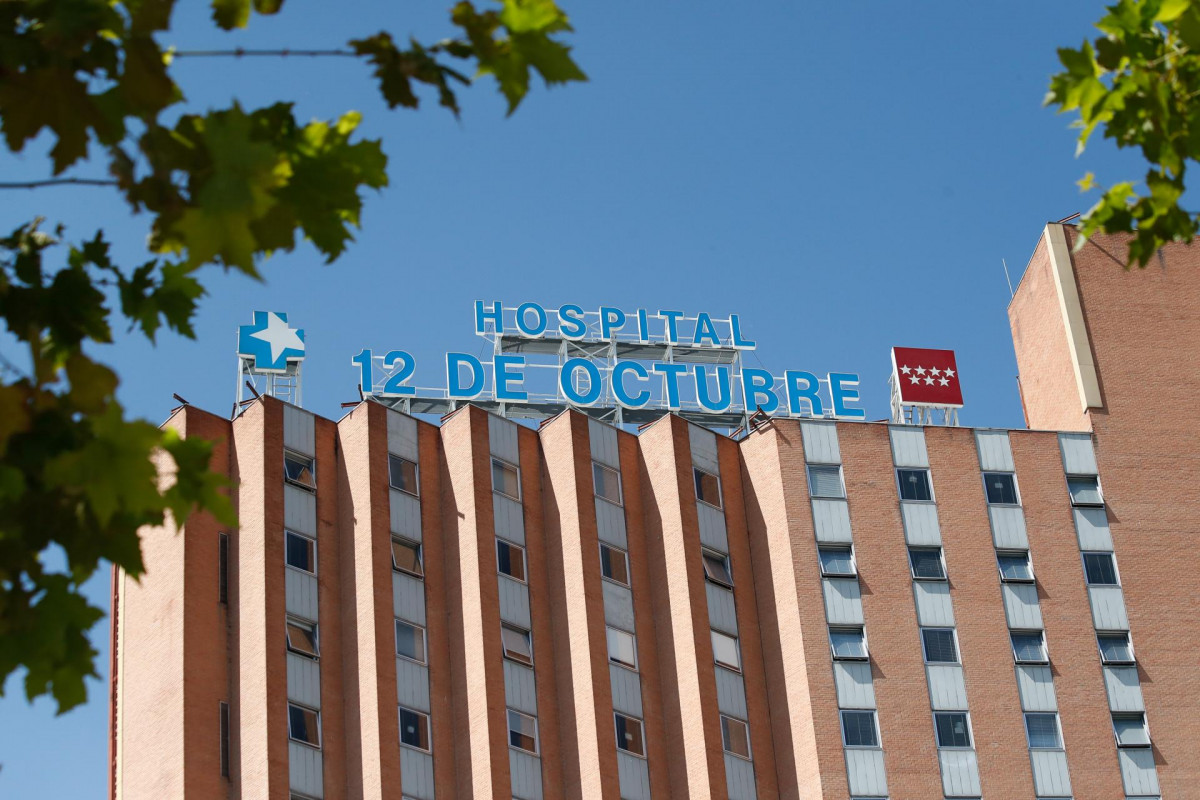 Archivo - Fachada del Hospital 12 de Octubre