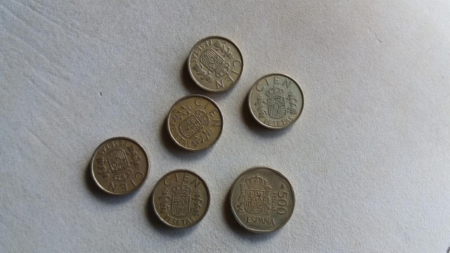 Archivo - Pesetas, monedas antiguas, monedas de cien, monedas de quinientas