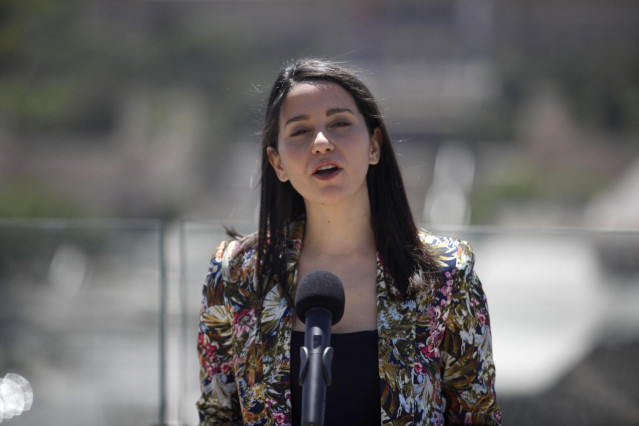 La presidenta de Ciudadanos, Inés Arrimadas, en una rueda de prensa en Barcelona.